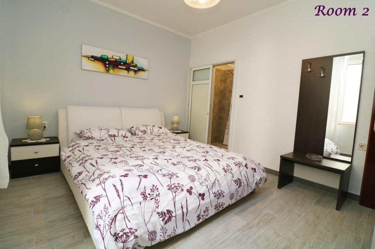 Penzión pre hostí Old Town Rooms And Apartment 3*
