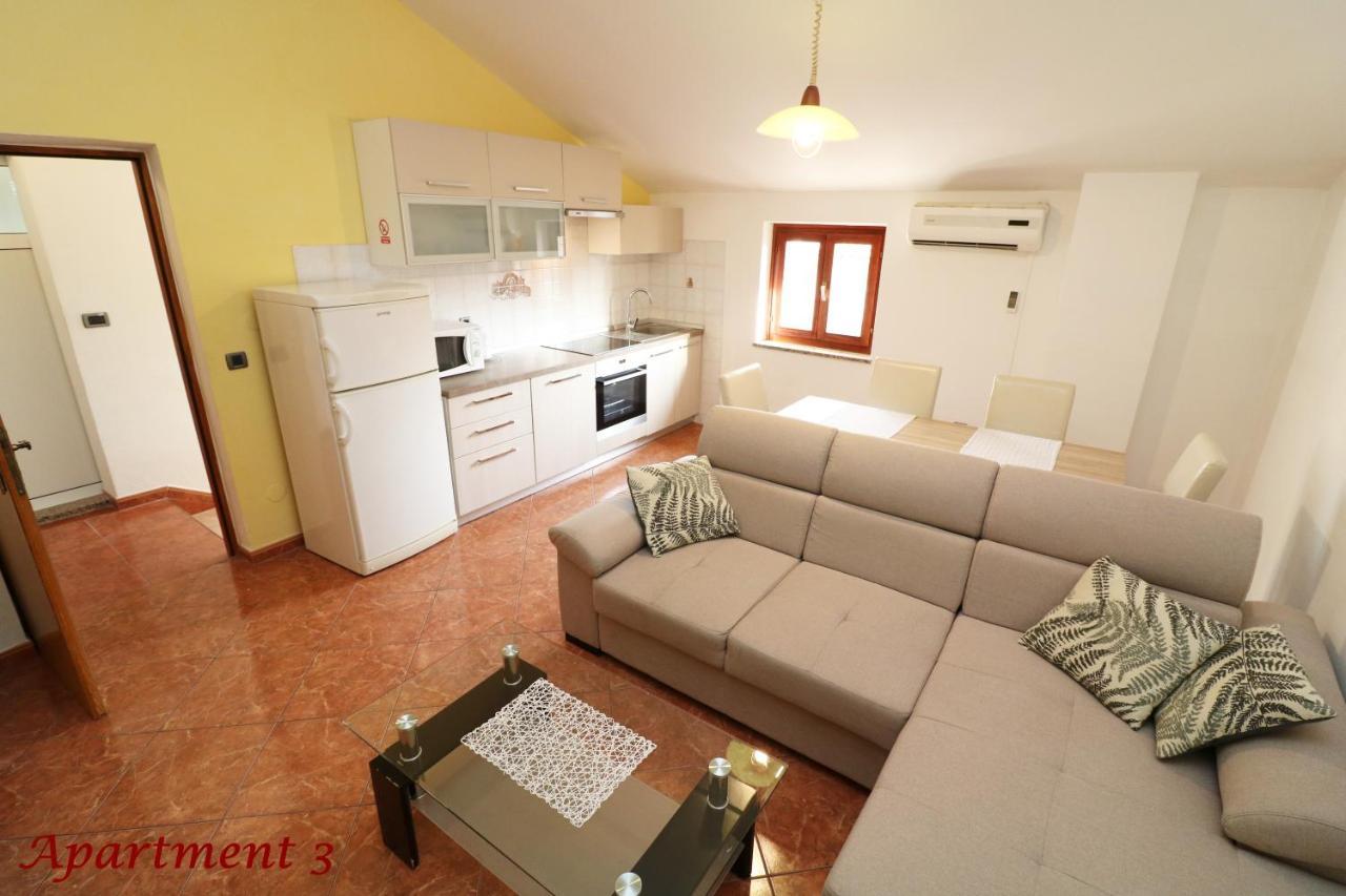 Old Town Rooms And Apartment Penzión pre hostí 3*