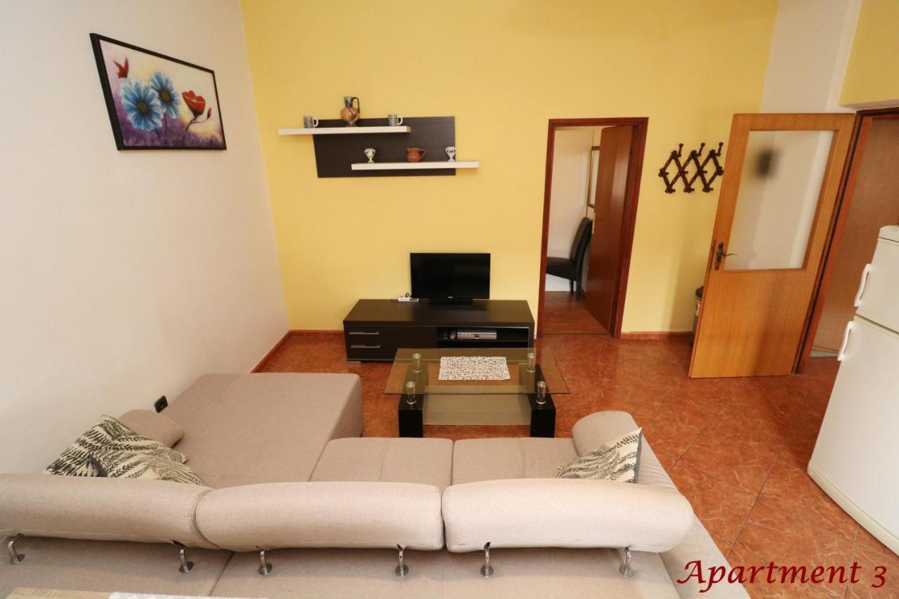 Old Town Rooms And Apartment 3*