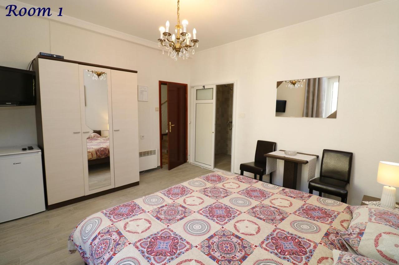 Old Town Rooms And Apartment Gasthof Poreč